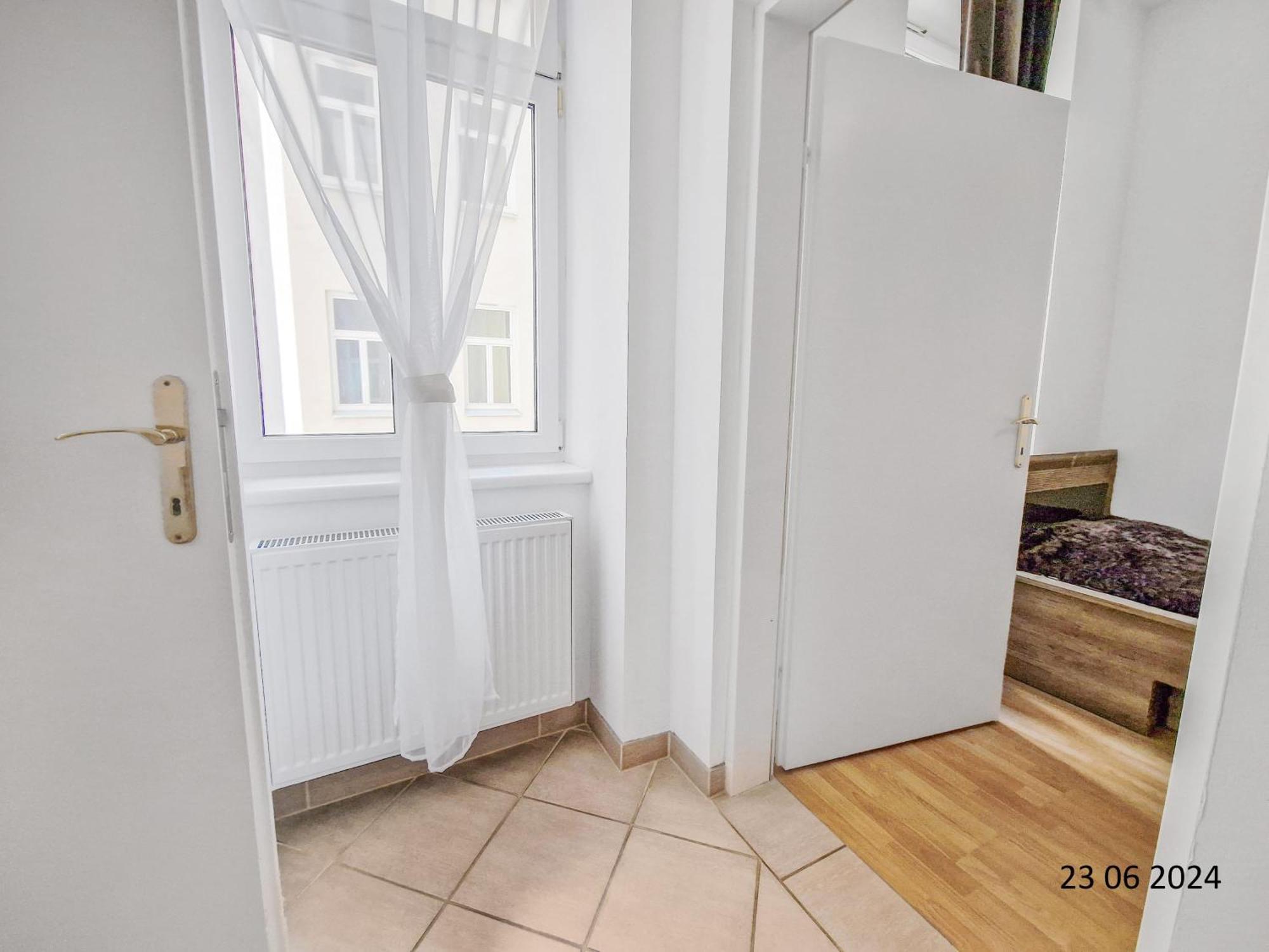 Elegant Three-Bedroom Suite Виена Екстериор снимка