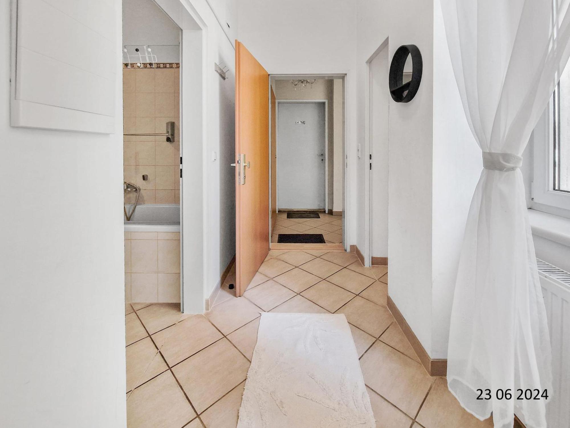 Elegant Three-Bedroom Suite Виена Екстериор снимка
