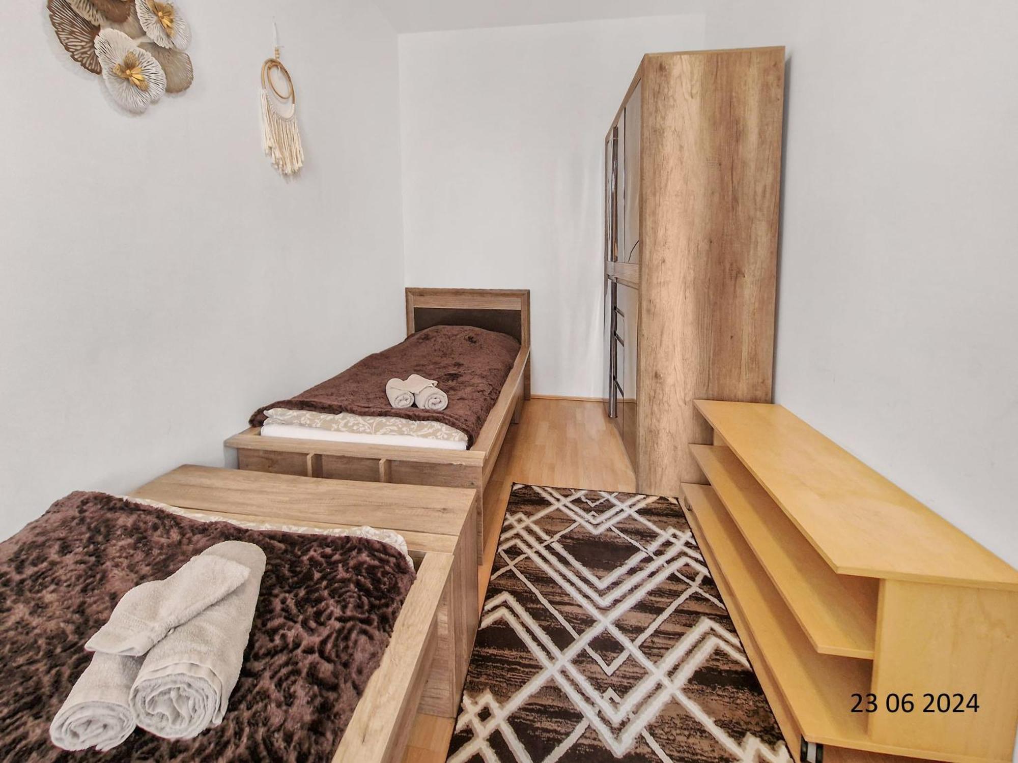 Elegant Three-Bedroom Suite Виена Екстериор снимка
