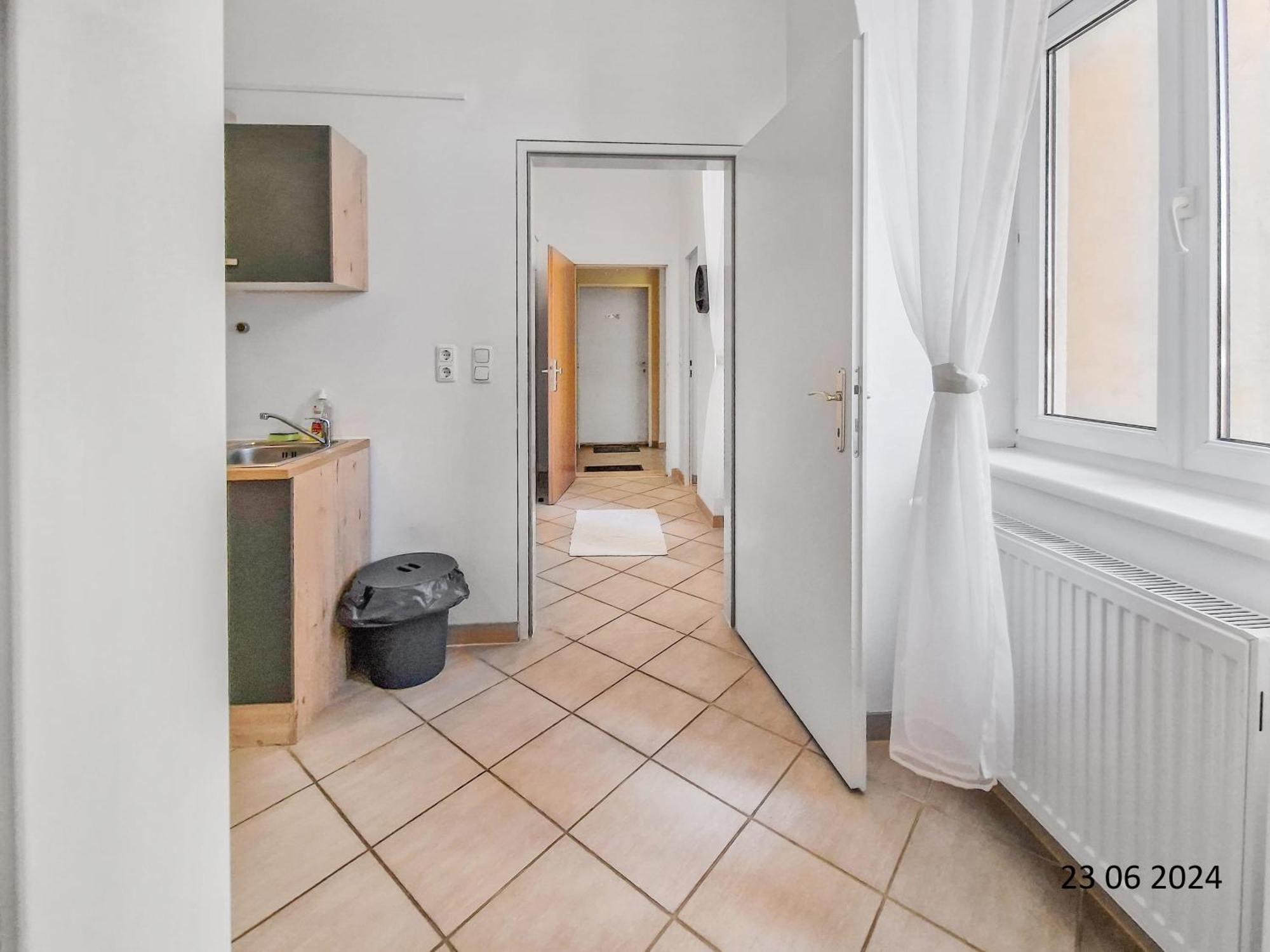 Elegant Three-Bedroom Suite Виена Екстериор снимка