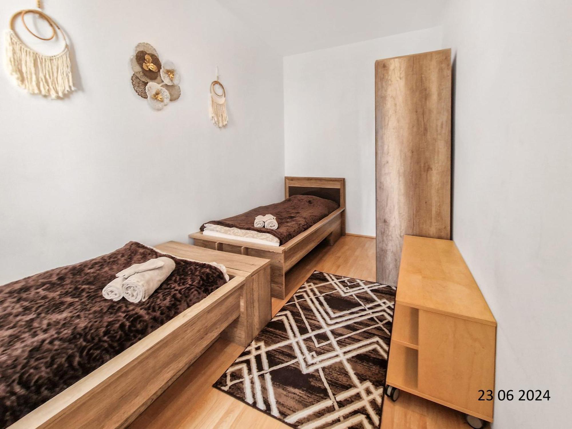 Elegant Three-Bedroom Suite Виена Екстериор снимка