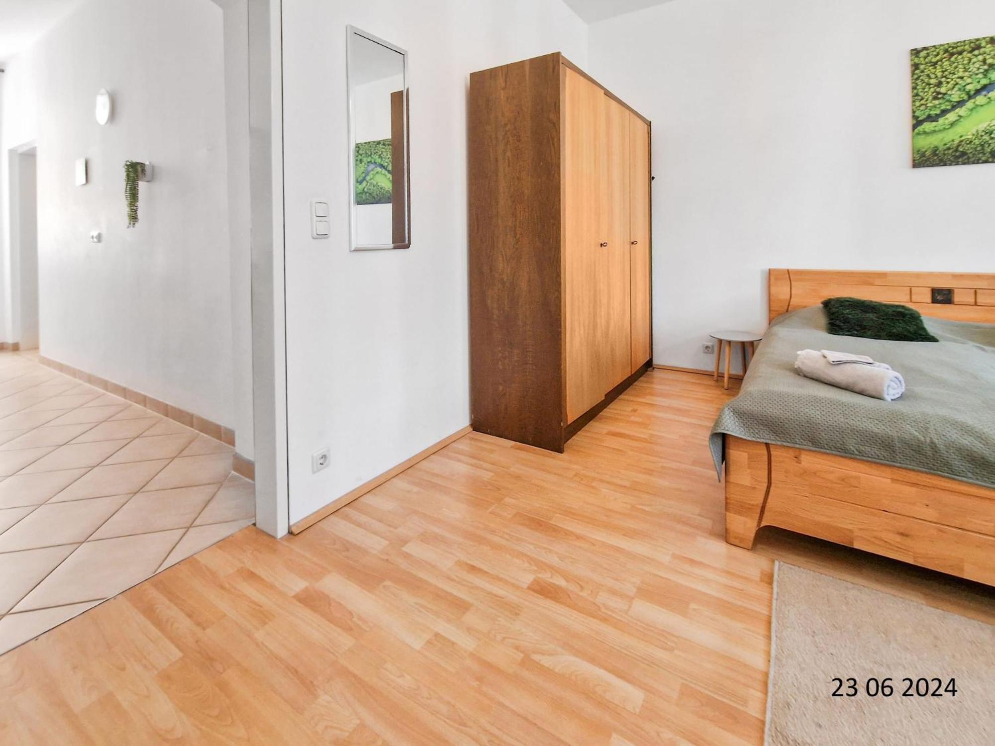 Elegant Three-Bedroom Suite Виена Екстериор снимка