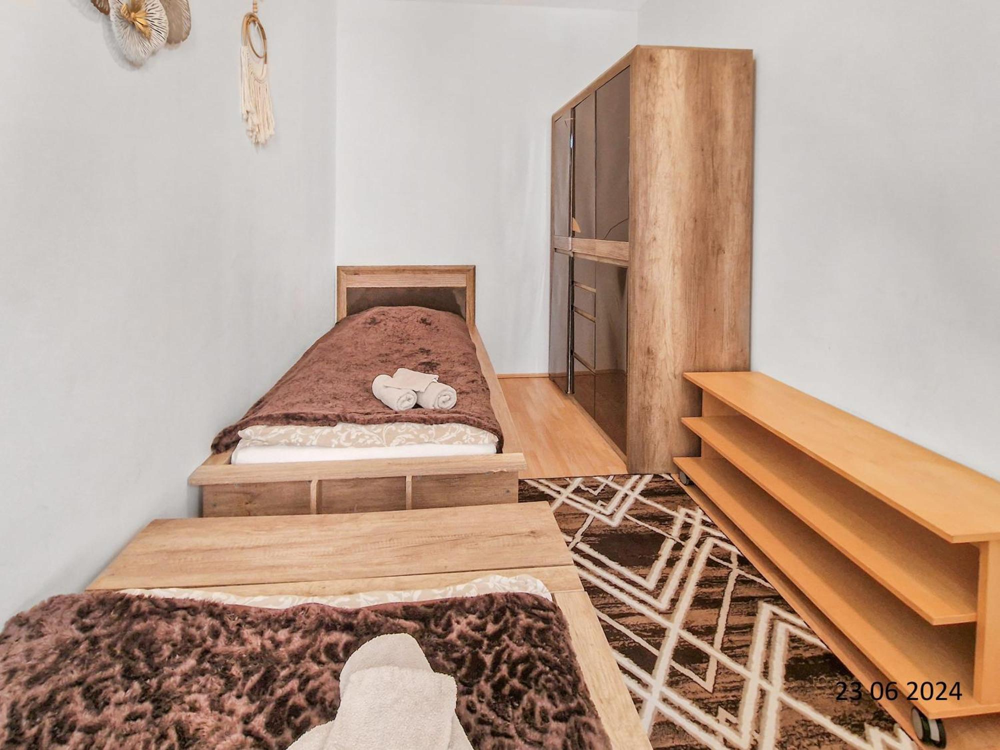 Elegant Three-Bedroom Suite Виена Екстериор снимка