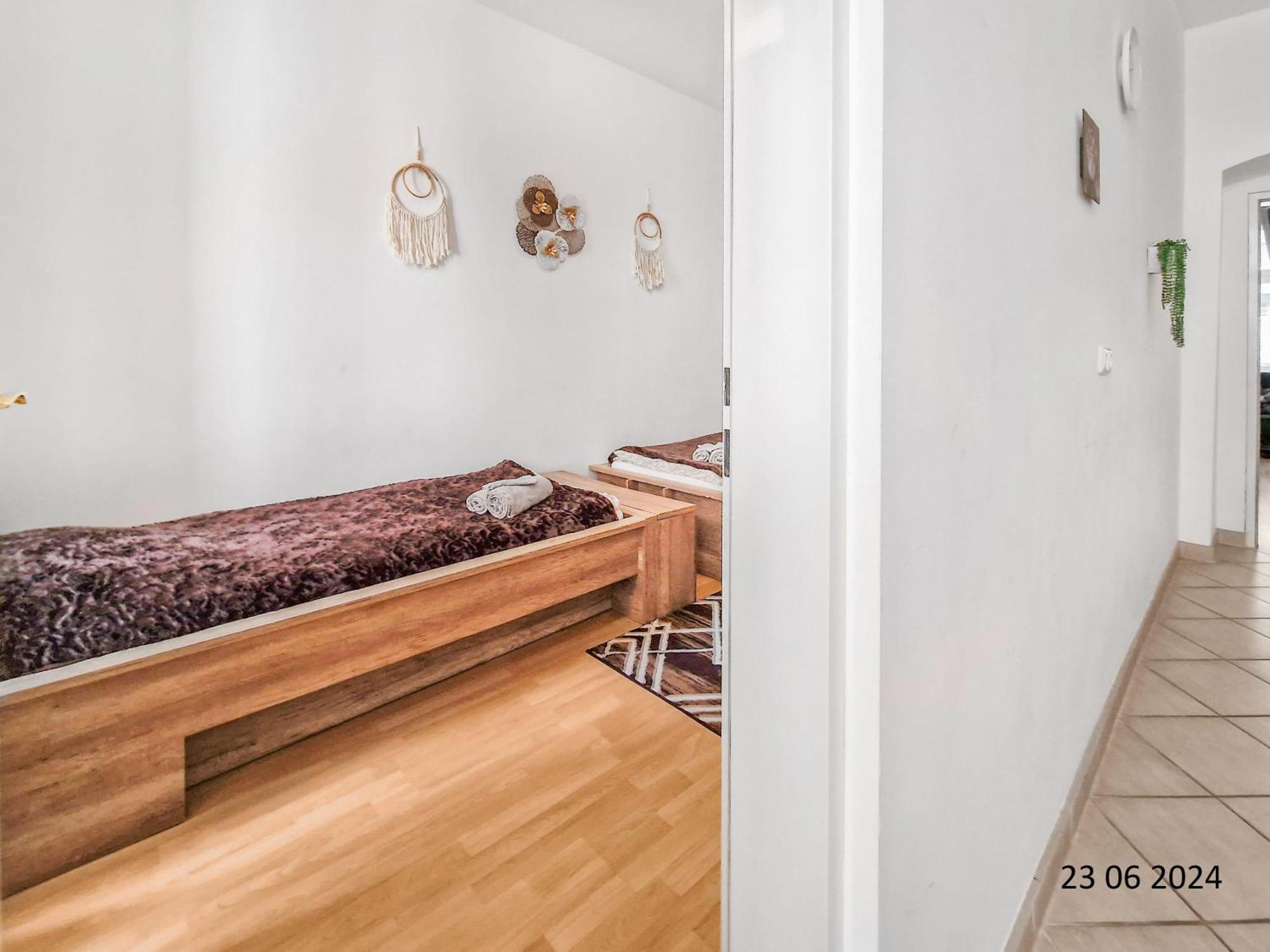 Elegant Three-Bedroom Suite Виена Екстериор снимка
