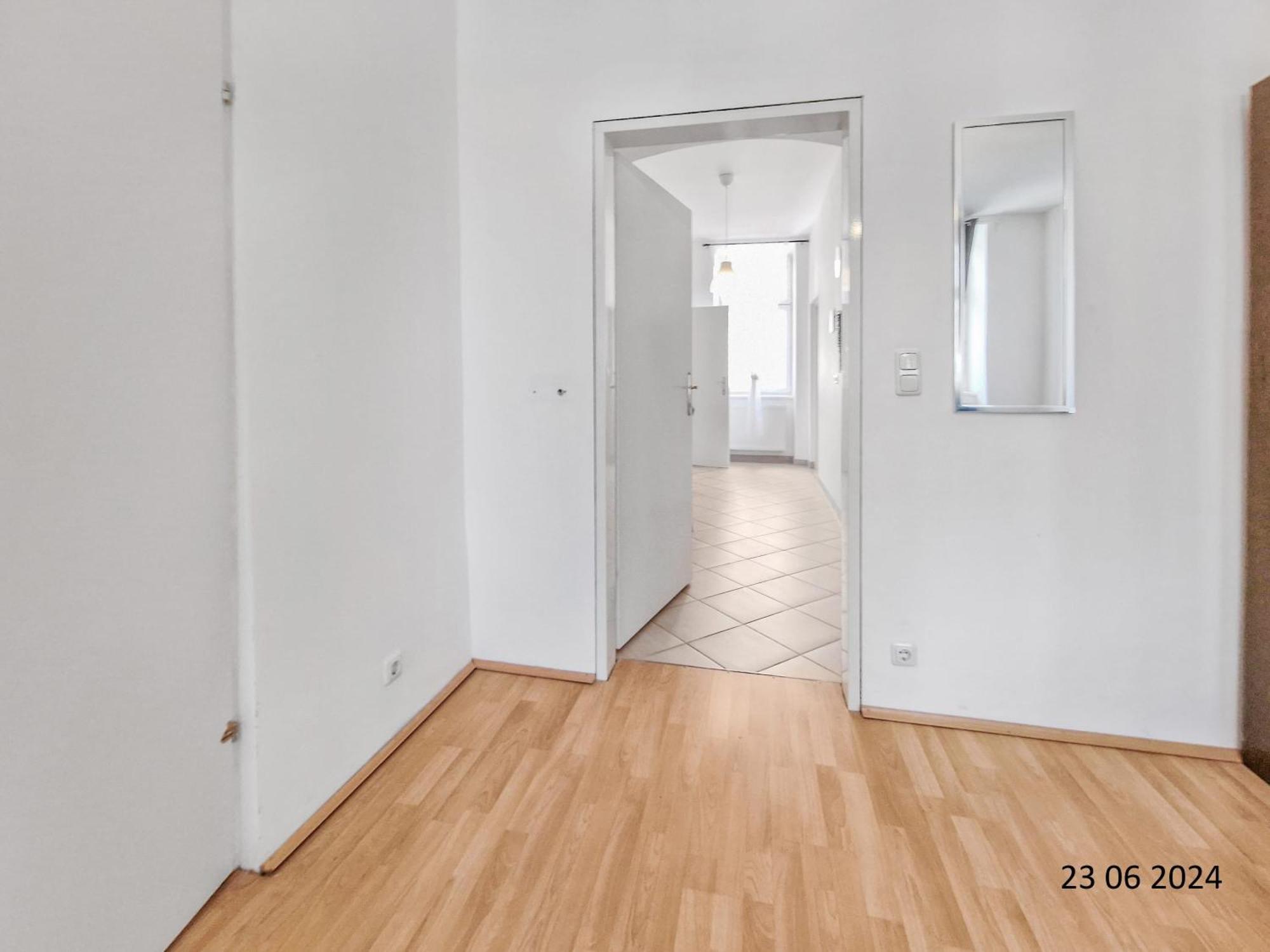 Elegant Three-Bedroom Suite Виена Екстериор снимка