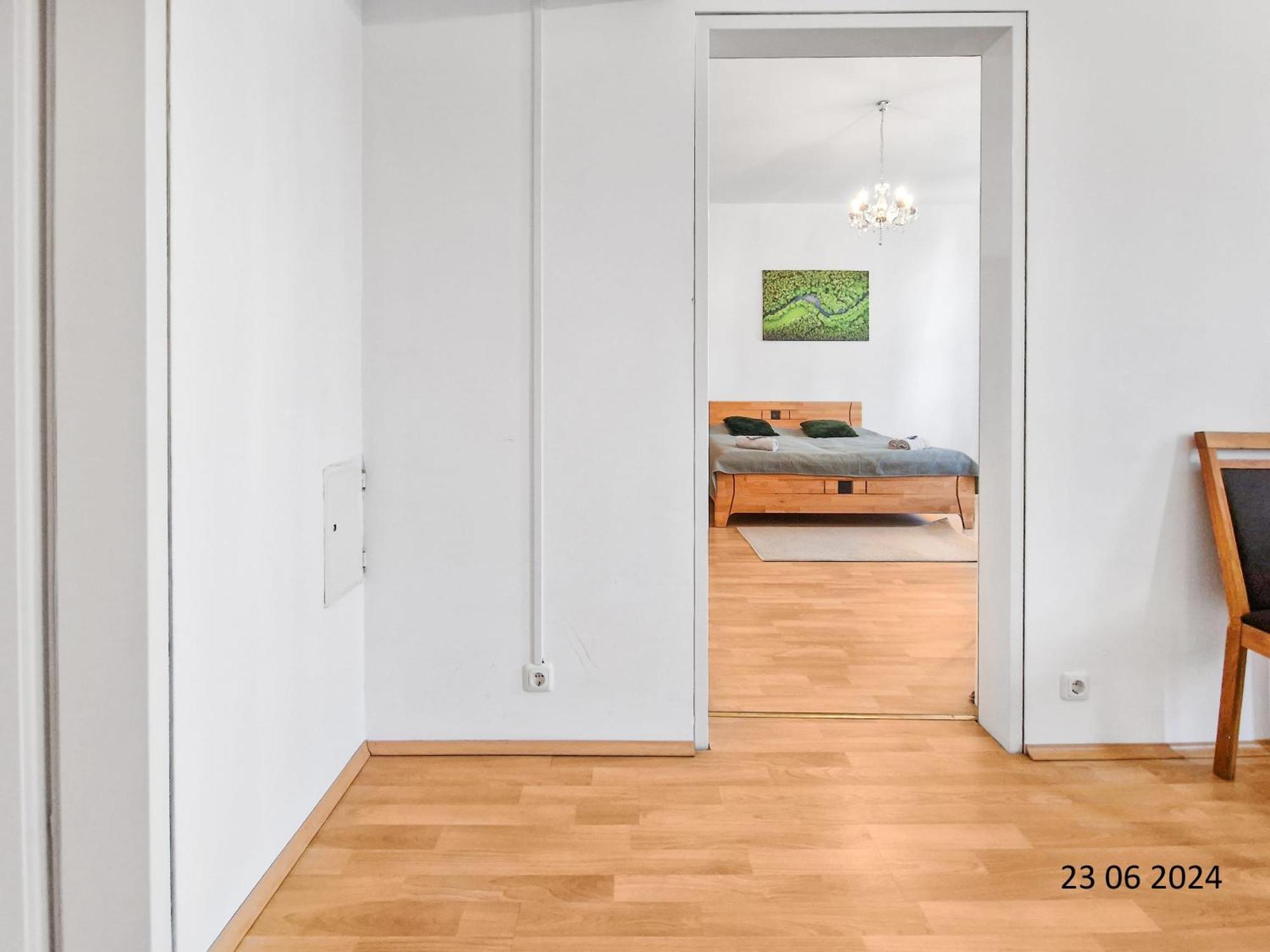 Elegant Three-Bedroom Suite Виена Екстериор снимка