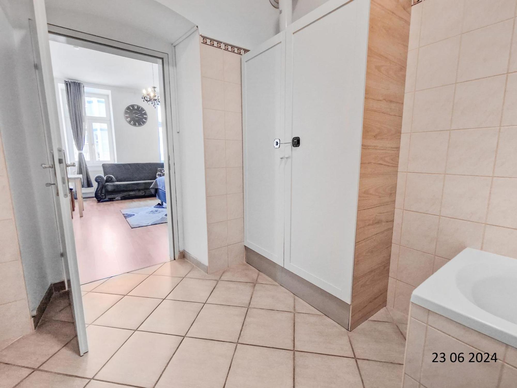 Elegant Three-Bedroom Suite Виена Екстериор снимка